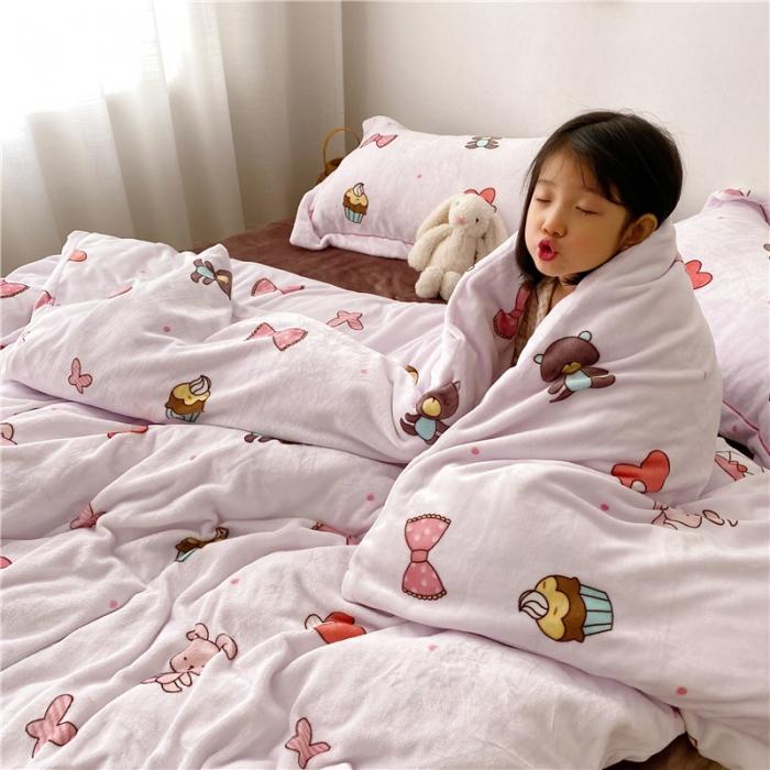 91家纺网 家纺一手货源 找家纺 时年 2019牛奶绒印花保暖四件套童模图 童趣