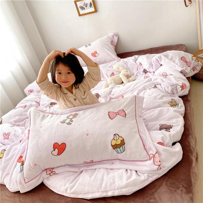 91家纺网 家纺一手货源 找家纺 时年 2019牛奶绒印花保暖四件套童模图 童趣