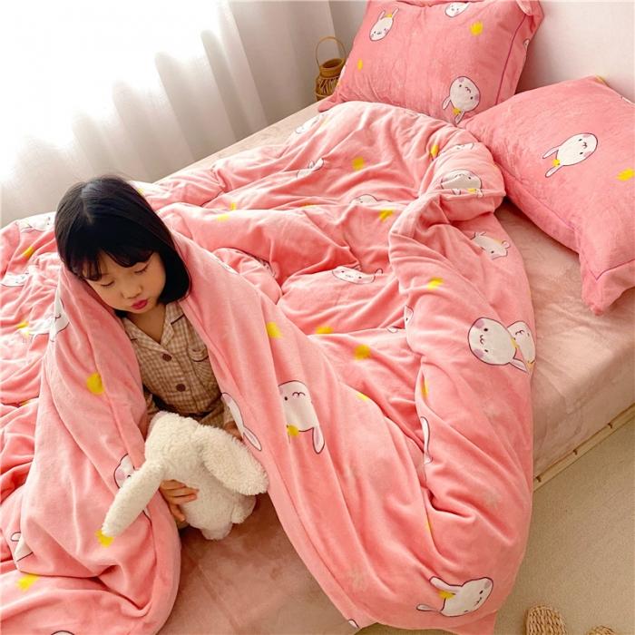 91家纺网 家纺一手货源 找家纺 时年 2019牛奶绒印花保暖四件套童模图 小兔几