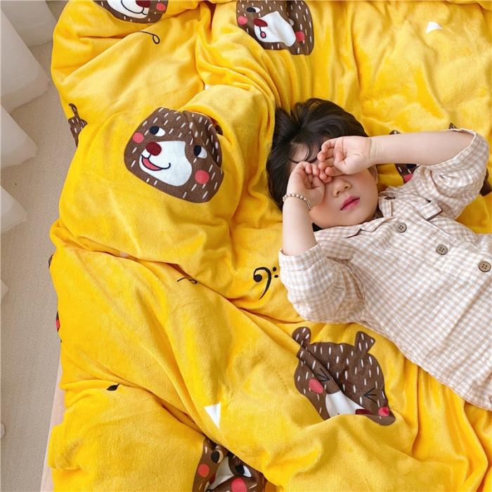 91家纺网 家纺一手货源 找家纺 时年 2019牛奶绒印花保暖四件套童模图 音乐熊仔