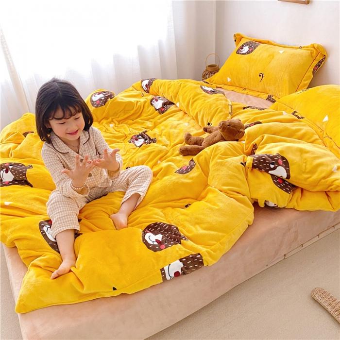 91家纺网 家纺一手货源 找家纺 时年 2019牛奶绒印花保暖四件套童模图 音乐熊仔