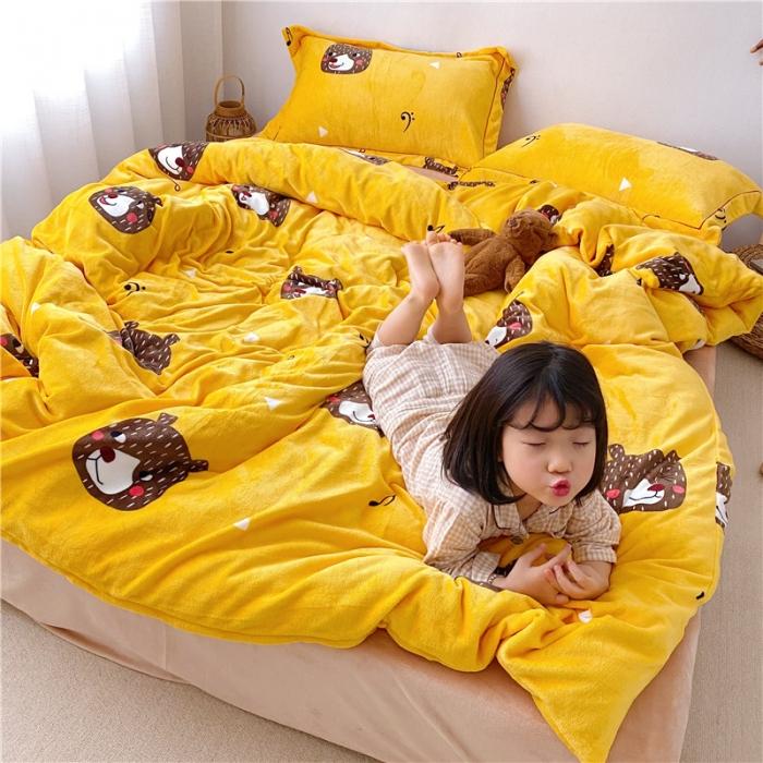 91家纺网 家纺一手货源 找家纺 时年 2019牛奶绒印花保暖四件套童模图 音乐熊仔