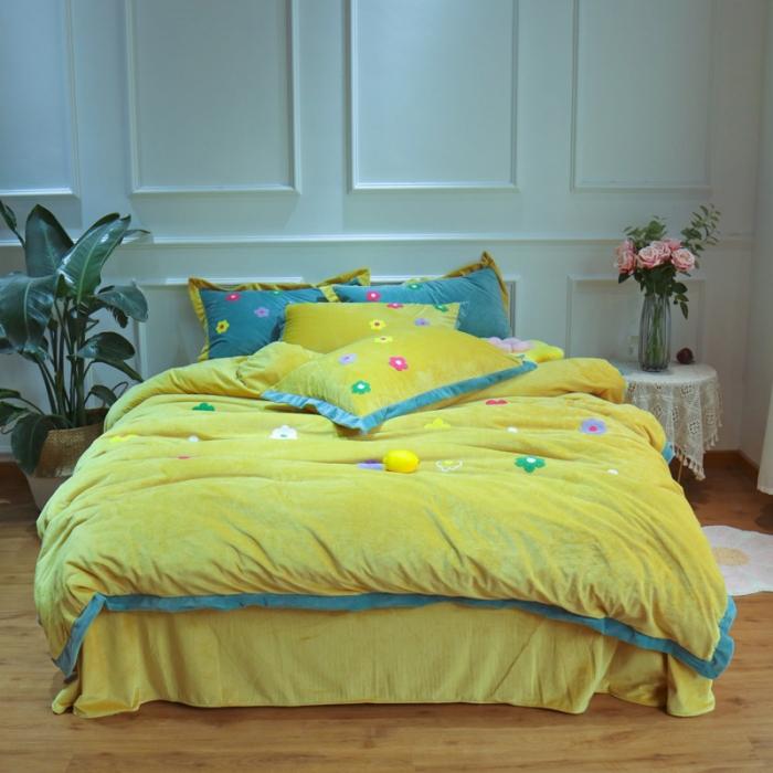 91家纺网 家纺一手货源 找家纺 润缦 2019 ins泫雅风宝宝绒四件套牛奶绒四件套 可爱花朵-黄色