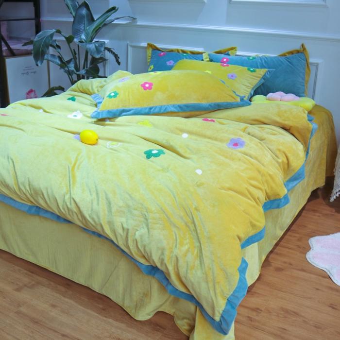 91家纺网 家纺一手货源 找家纺 润缦 2019 ins泫雅风宝宝绒四件套牛奶绒四件套 可爱花朵-黄色