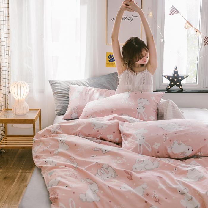 91家纺网 家纺一手货源 找家纺 窝米 2019新款圆网棉加绒四件套床单款 天真兔粉