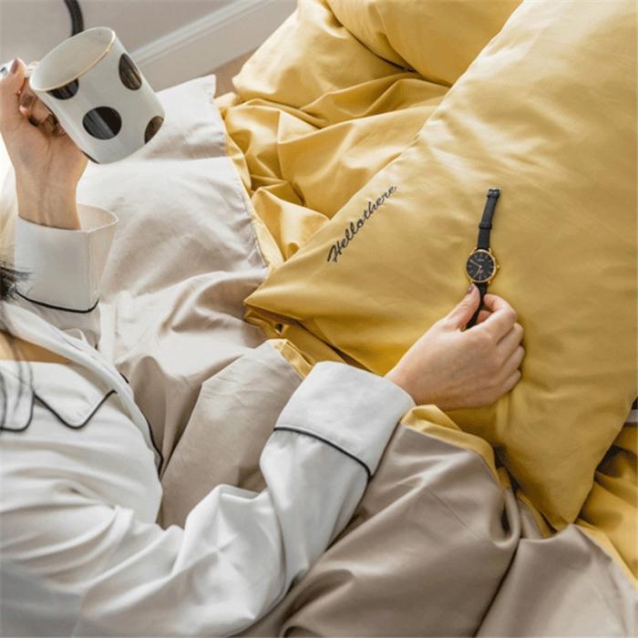 91家纺网 家纺一手货源 找家纺 窝米2019新款60长绒棉四件套hellothere（姜黄）