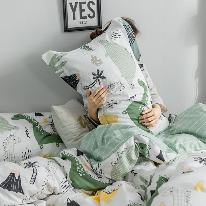 91家纺网 家纺一手货源 找家纺 窝米 2018全棉13372减龄卡通系列四件套床单款恐龙世界