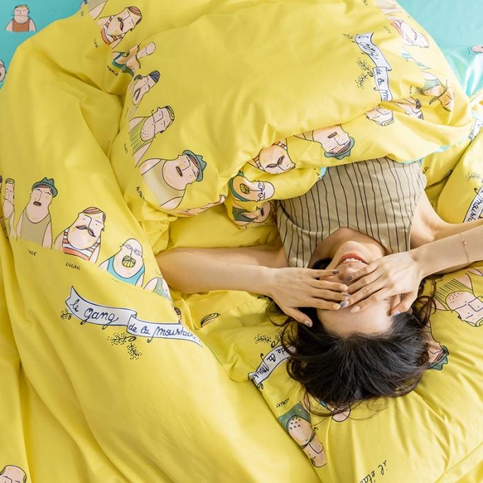 91家纺网 家纺一手货源 找家纺 窝米2019全棉13372卡通花卉系列四件套床单款巴黎大叔黄