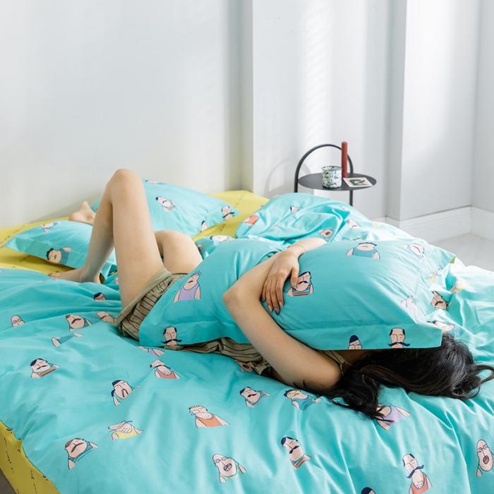 91家纺网 家纺一手货源 找家纺 窝米2019全棉13372卡通花卉系列四件套床单款巴黎大叔蓝