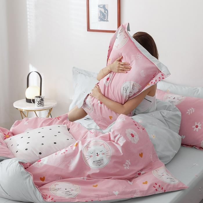 91家纺网 家纺一手货源 找家纺 窝米 2019全棉13372卡通花卉系列四件套床单款粉色热恋