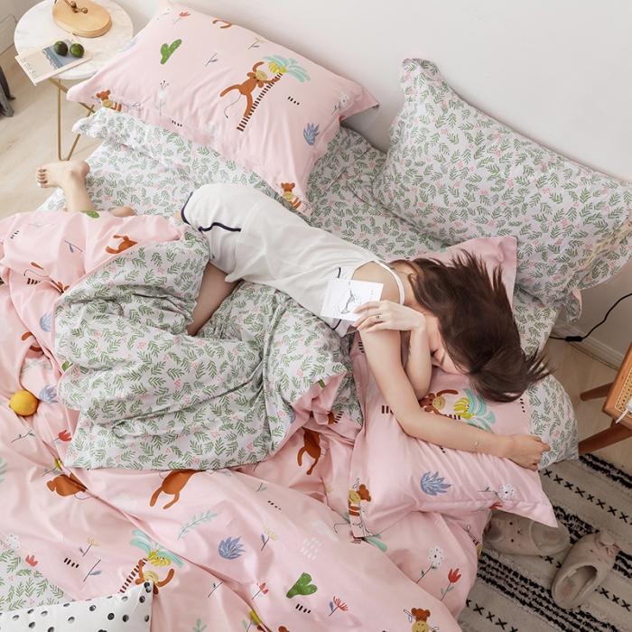 91家纺网 家纺一手货源 找家纺 窝米2019全棉13372卡通花卉系列四件套床单款猴子的故事