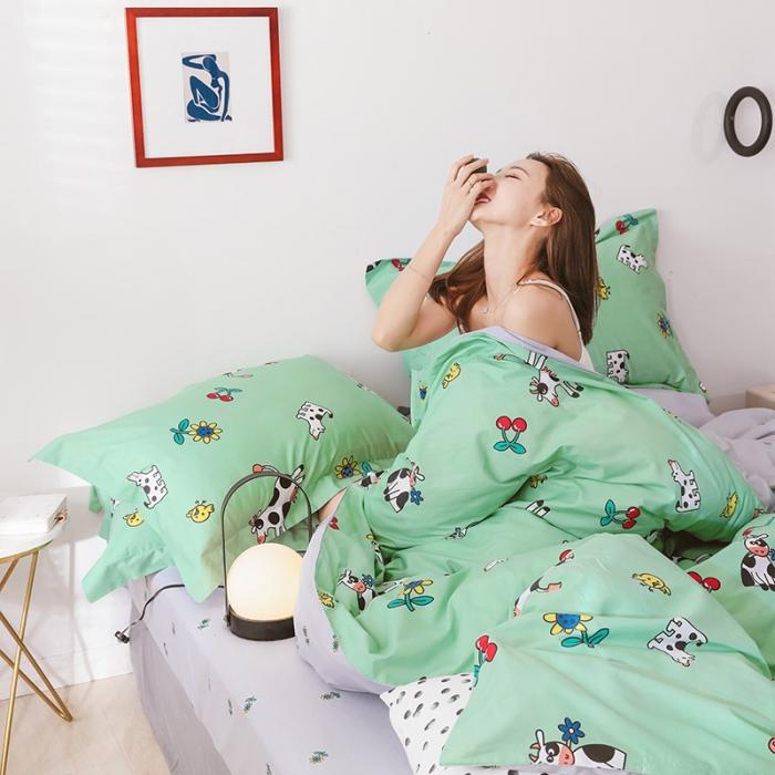 91家纺网 家纺一手货源 找家纺 窝米 2019全棉13372卡通花卉系列四件套床单款 奶牛场