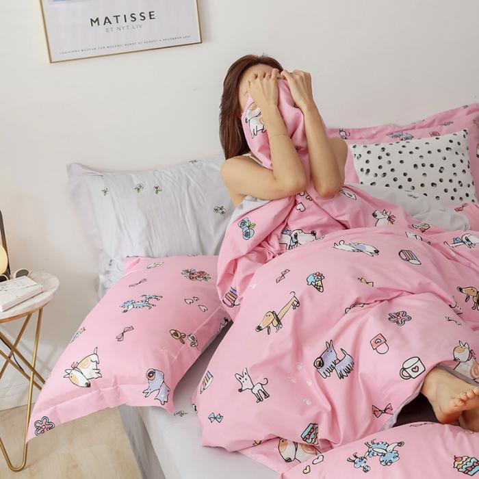 91家纺网 家纺一手货源 找家纺 窝米 2019全棉13372卡通花卉系列四件套床单款 牛头狗