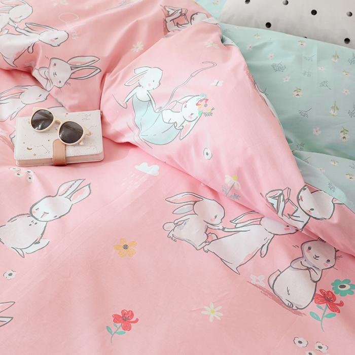 91家纺网 家纺一手货源 找家纺 窝米 2019全棉13372卡通花卉系列四件套床单款 兔公主