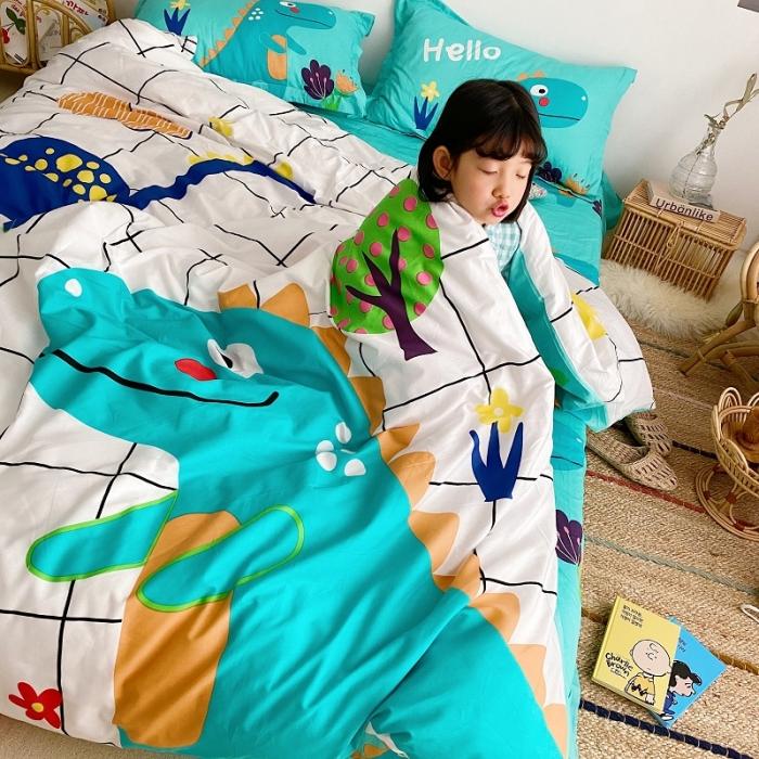 91家纺网 家纺一手货源 找家纺 金爱家家纺 2021新款童梦系列大版卡通全棉四件套 独家恐龙森林白