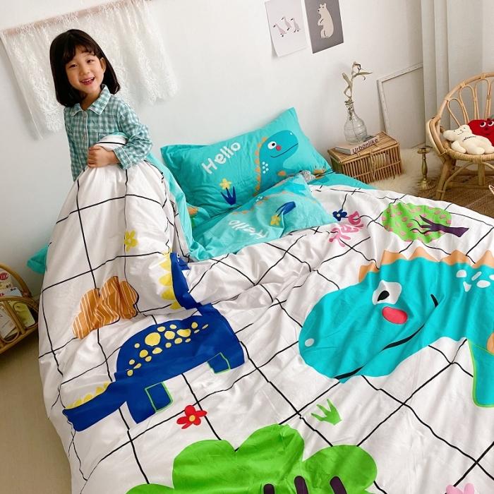 91家纺网 家纺一手货源 找家纺 金爱家家纺 2021新款童梦系列大版卡通全棉四件套 独家恐龙森林白