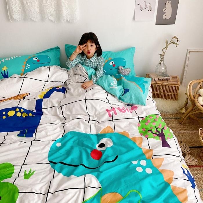 91家纺网 家纺一手货源 找家纺 金爱家家纺 2021新款童梦系列大版卡通全棉四件套 独家恐龙森林白