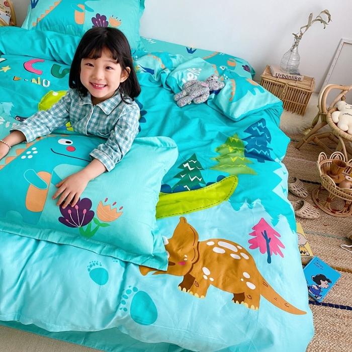 91家纺网 家纺一手货源 找家纺 金爱家家纺 2021新款童梦系列大版卡通全棉四件套 独家恐龙森林绿