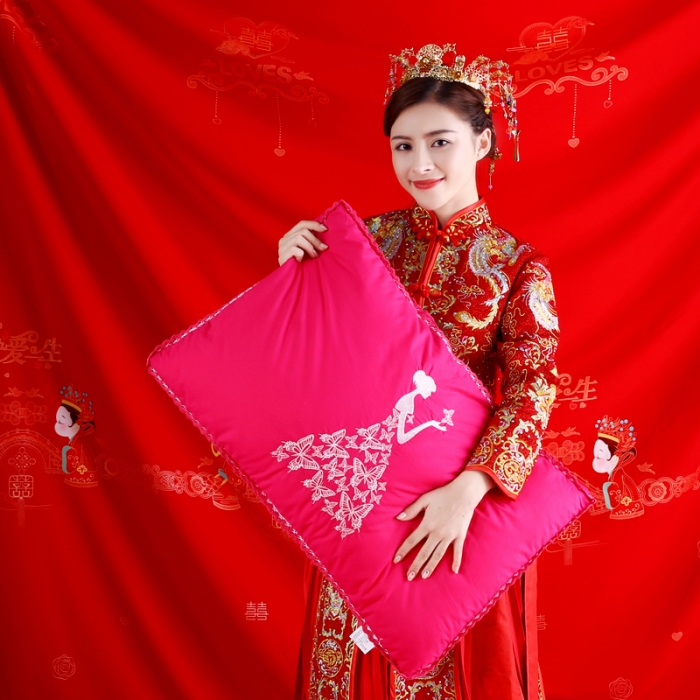 91家纺网 家纺一手货源 找家纺 沃兰国际 全棉贡缎高端婚庆羽丝绒枕芯中国风喜庆结婚单人枕头