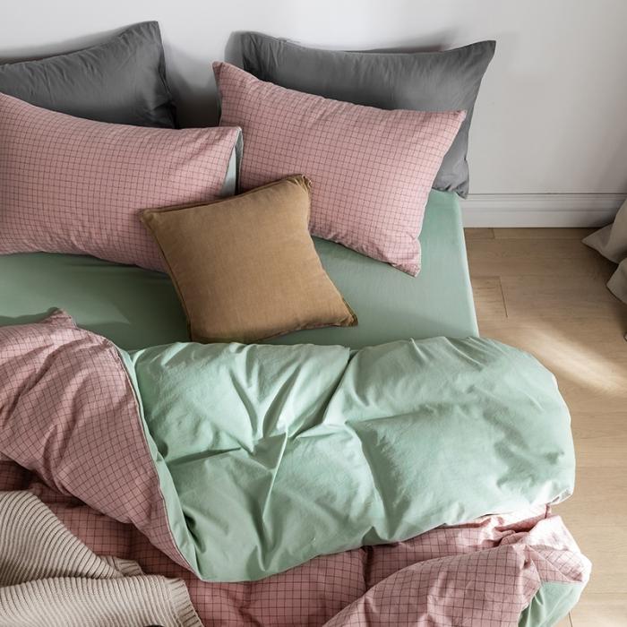 91家纺网 家纺一手货源 找家纺 蓝巢家纺2020年春夏新品全棉加厚水洗棉双拼款四件套丁香粉格