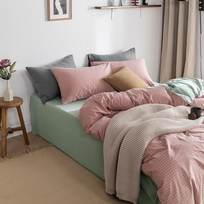 91家纺网 家纺一手货源 找家纺 蓝巢家纺2020年春夏新品全棉加厚水洗棉双拼款四件套丁香粉格