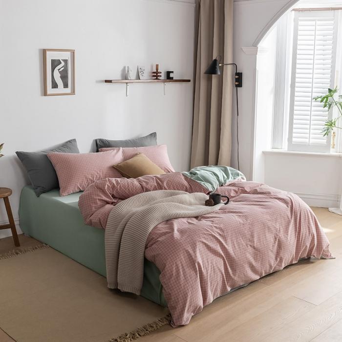 91家纺网 家纺一手货源 找家纺 蓝巢家纺2020年春夏新品全棉加厚水洗棉双拼款四件套丁香粉格