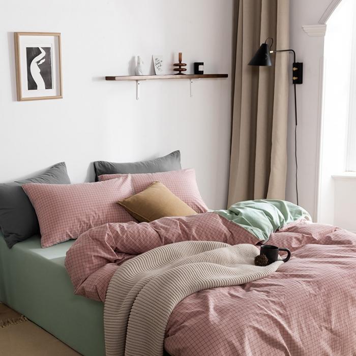 91家纺网 家纺一手货源 找家纺 蓝巢家纺2020年春夏新品全棉加厚水洗棉双拼款四件套丁香粉格