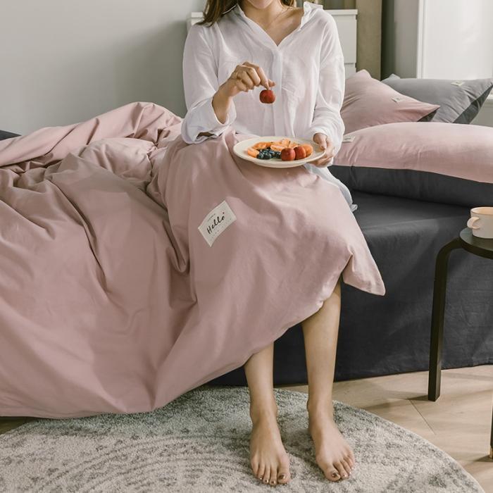 91家纺网 家纺一手货源 找家纺 蓝巢家纺2020年春夏新品全棉加厚水洗棉双拼款四件套豆沙深灰