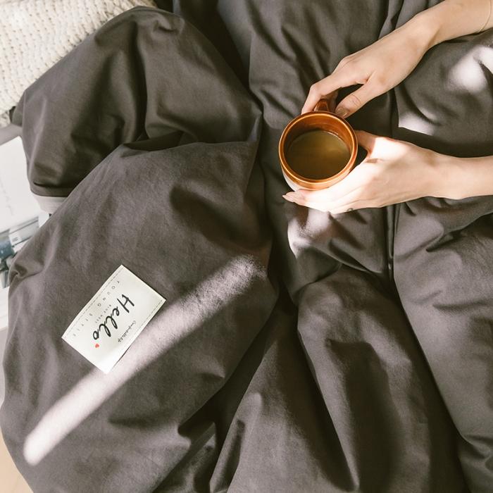 91家纺网 家纺一手货源 找家纺 蓝巢家纺2020年春夏新品全棉加厚水洗棉双拼款四件套深灰浅灰