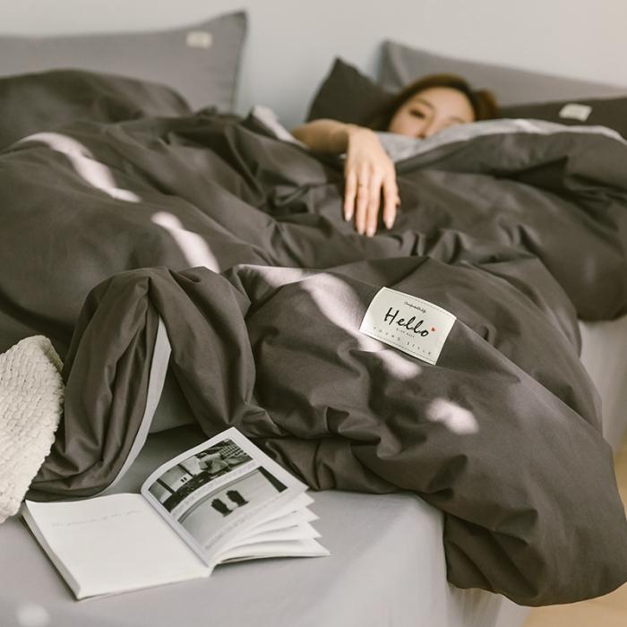 91家纺网 家纺一手货源 找家纺 蓝巢家纺2020年春夏新品全棉加厚水洗棉双拼款四件套深灰浅灰