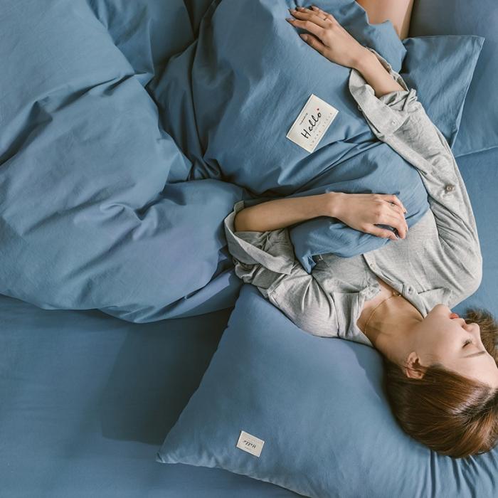 91家纺网 家纺一手货源 找家纺 蓝巢家纺2020年春夏新品全棉加厚水洗棉双拼款四件套素宾利蓝