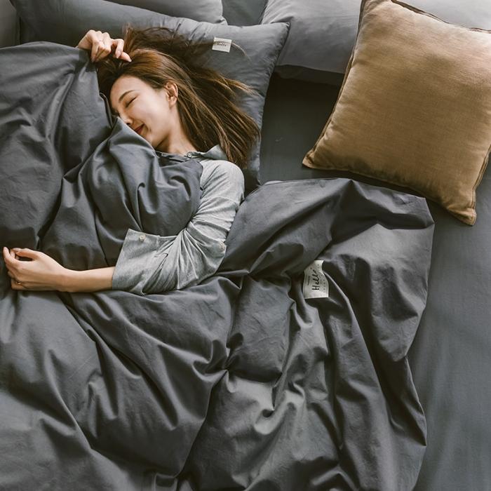 91家纺网 家纺一手货源 找家纺 蓝巢家纺2020年春夏新品全棉加厚水洗棉双拼款四件套素绅士灰