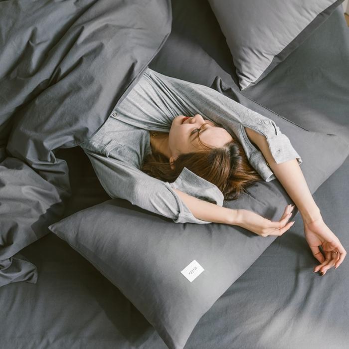 91家纺网 家纺一手货源 找家纺 蓝巢家纺2020年春夏新品全棉加厚水洗棉双拼款四件套素绅士灰