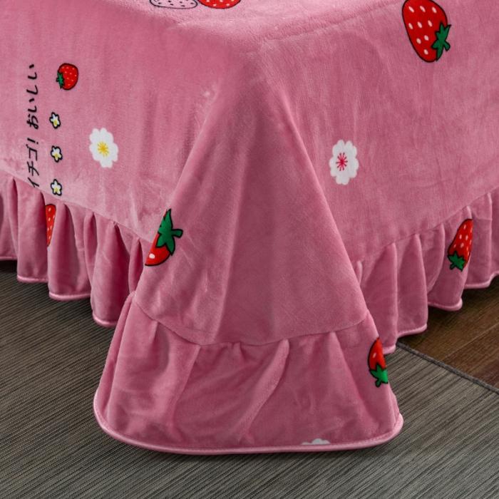 91家纺网 家纺一手货源 找家纺 雨洋家纺 2025新款加厚金貂绒床裙床盖 草莓