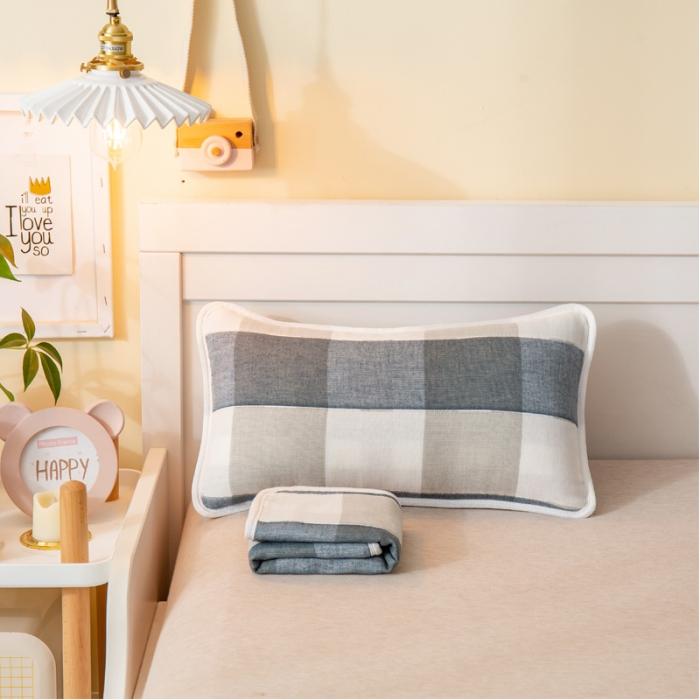 91家纺网 家纺一手货源 找家纺 A类纯棉六层纱布枕套婴儿童幼儿园枕皮全棉宝宝枕头套日式大格蓝