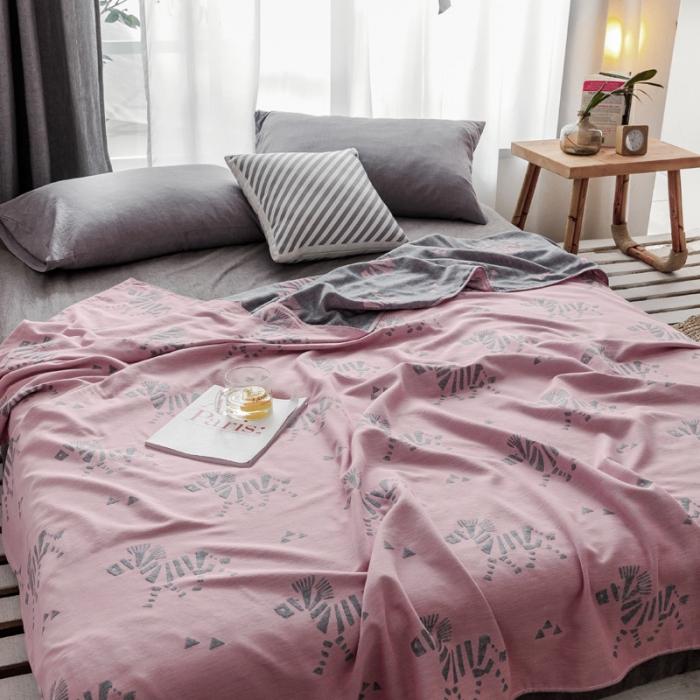 91家纺网 家纺一手货源 找家纺 朴尔家纺 2020年新款双层全棉纱布毛巾被 骏马-粉