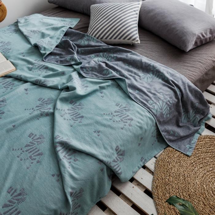 91家纺网 家纺一手货源 找家纺 朴尔家纺 2020年新款双层全棉纱布毛巾被 骏马-墨绿