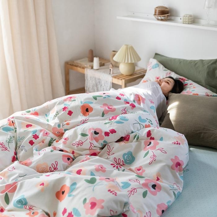 91家纺网 家纺一手货源 找家纺 窝米 2020春夏新品花卉风系列四件套 花语