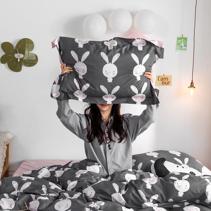 91家纺网 家纺一手货源 找家纺 窝米 2020春夏新品-萌系卡通风系列四件套 萌萌兔灰