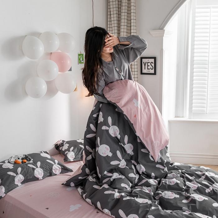 91家纺网 家纺一手货源 找家纺 窝米 2020春夏新品-萌系卡通风系列四件套 萌萌兔灰