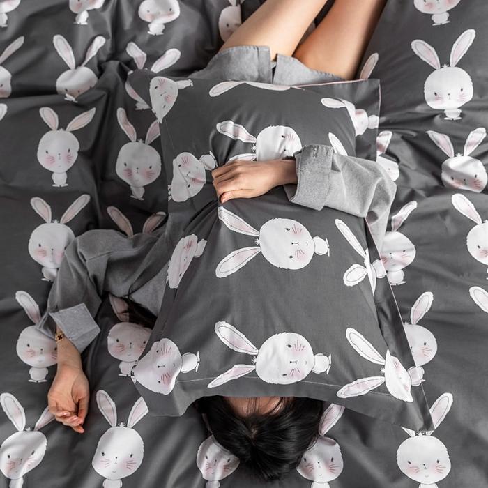 91家纺网 家纺一手货源 找家纺 窝米 2020春夏新品-萌系卡通风系列四件套 萌萌兔灰