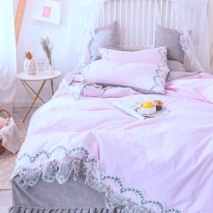 91家纺网 家纺一手货源 找家纺 绒世界 2021新品玫瑰秘密系列四件套床裙款玫瑰秘密-粉灰