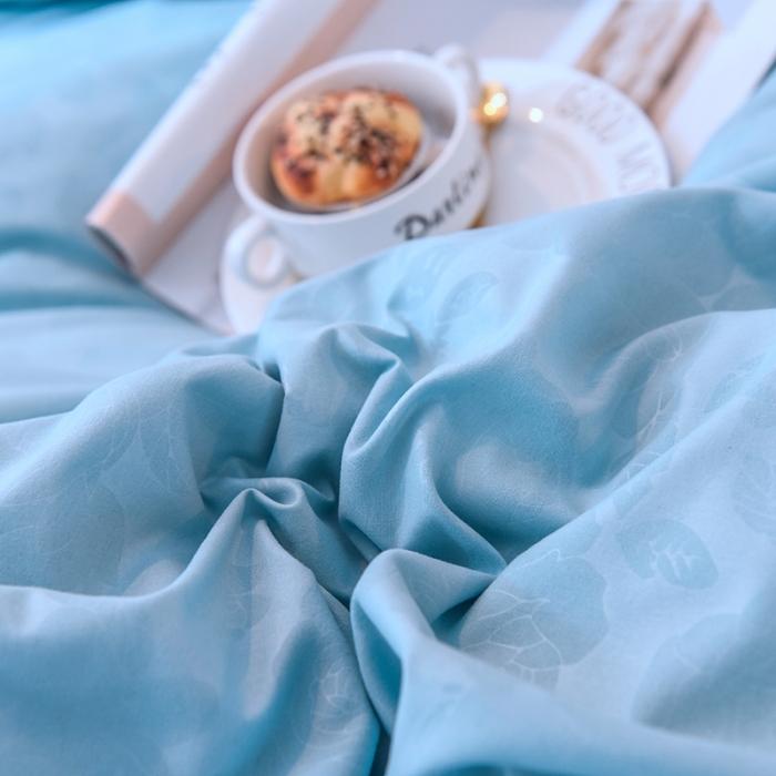 91家纺网 家纺一手货源 找家纺 绒世界 2021新品玫瑰秘密系列四件套床裙款慕蓝+粉