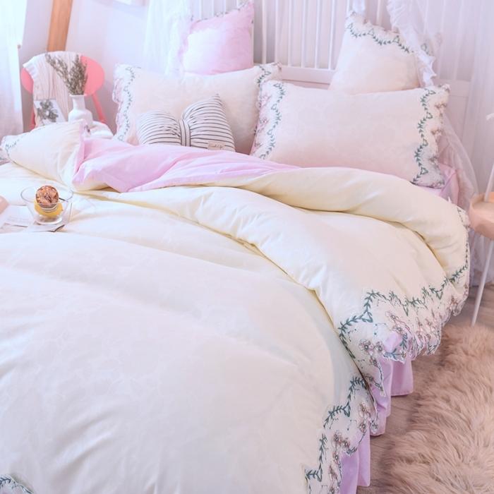 91家纺网 家纺一手货源 找家纺 绒世界 2021新品玫瑰秘密系列四件套床裙款玫瑰秘密-粉白