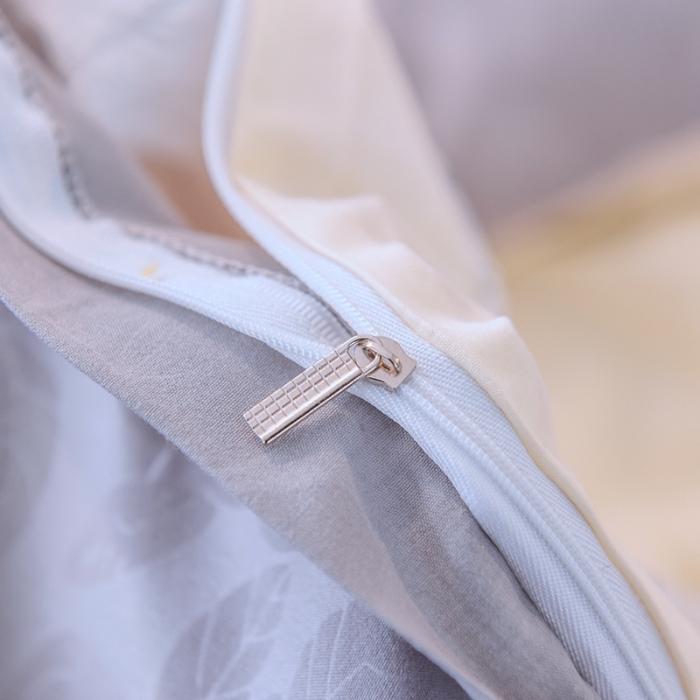 91家纺网 家纺一手货源 找家纺 绒世界 2021新品玫瑰秘密系列四件套床裙款玫瑰秘密+白灰