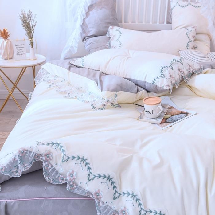 91家纺网 家纺一手货源 找家纺 绒世界 2021新品玫瑰秘密系列四件套床裙款玫瑰秘密+白灰