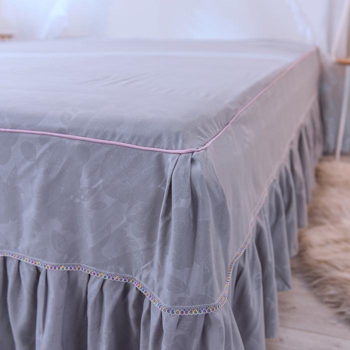 91家纺网 家纺一手货源 找家纺 绒世界 2021新品玫瑰秘密系列四件套床裙款玫瑰秘密+白灰