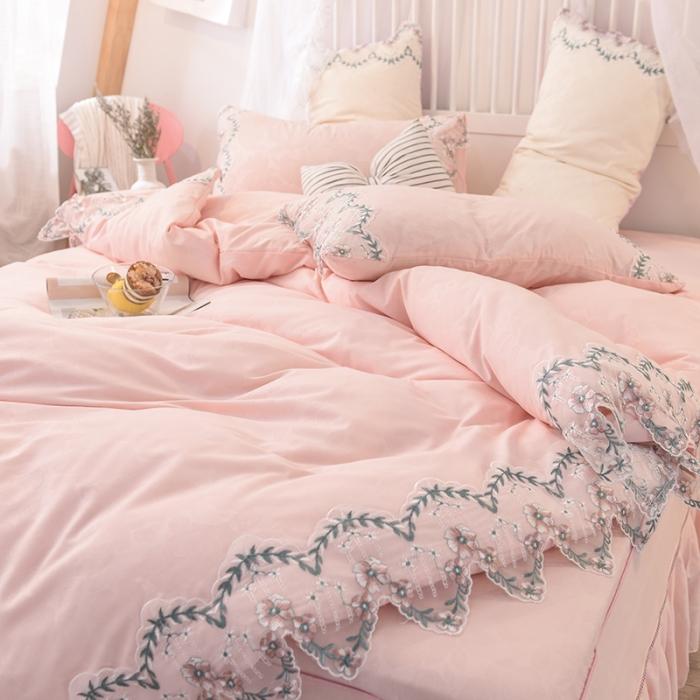 91家纺网 家纺一手货源 找家纺 （总）绒世界 2021新品玫瑰秘密系列四件套床裙款