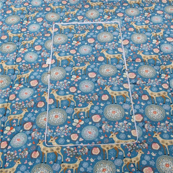 91家纺网 家纺一手货源 找家纺 宝马家纺 2022年精梳棉抱枕被 梅花三鹿