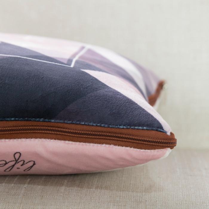 91家纺网 家纺一手货源 找家纺 宝马家纺 2022宝宝绒欧式抱枕毯 美好时光（AB版）